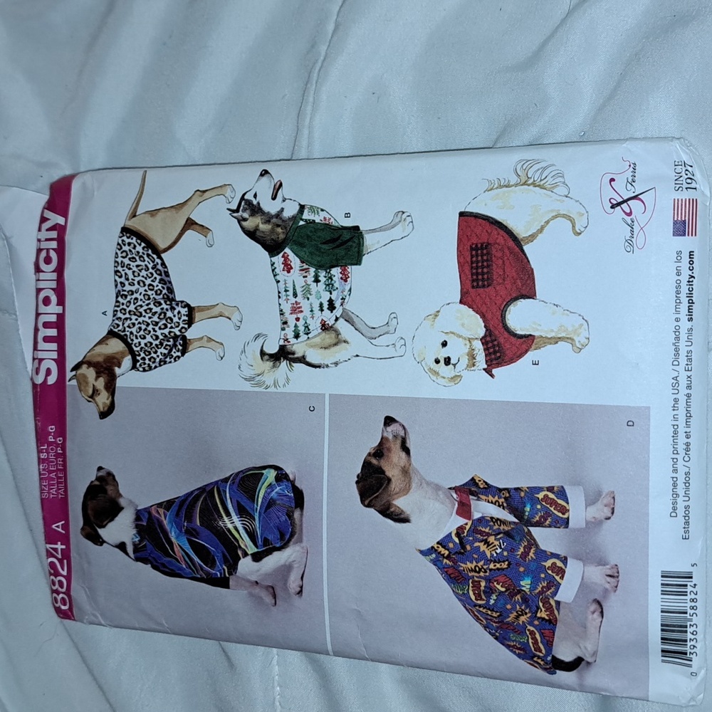 Simplicity  8824 Small-Med-Large/ BUNDLE ONLY 2or more items